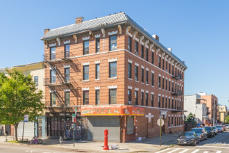 171-175 Bay 17th St in Brooklyn, NY - Foto de edificio - Building Photo