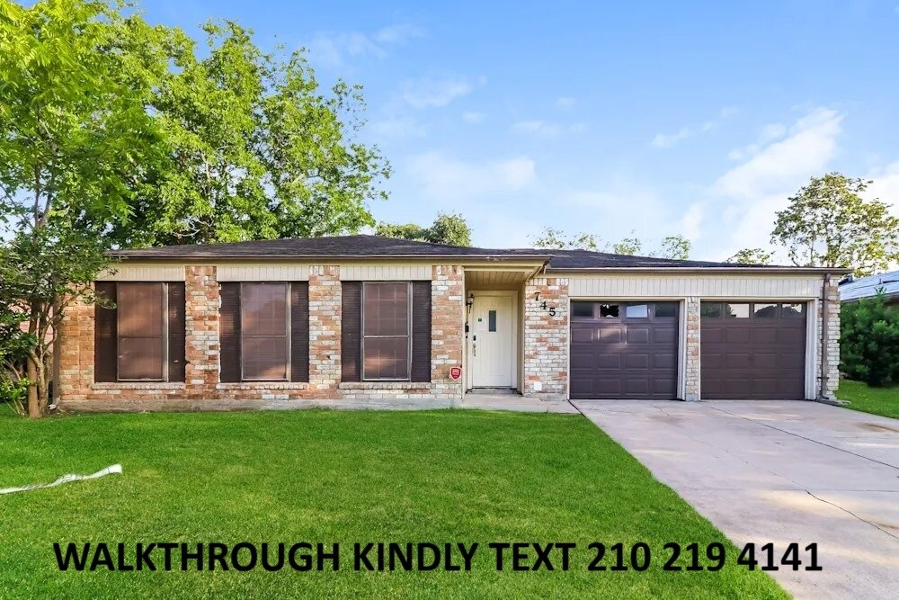 717 Academy Ln in Deer Park, TX - Building Photo