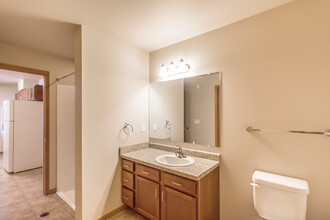 Independence Pointe Apartments in Bismarck, ND - Building Photo - Building Photo