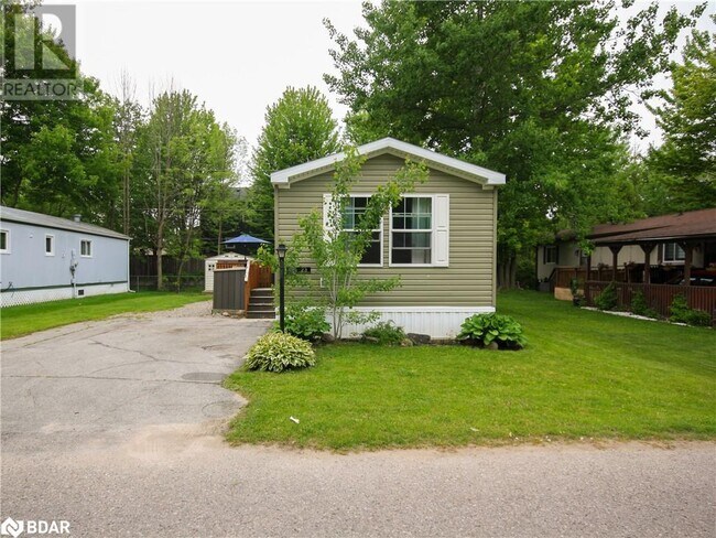 23 Georgian Glen Dr in Wasaga Beach, ON - Building Photo - Building Photo