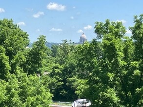 708 Swifts Hwy in Jefferson City, MO - Foto de edificio - Building Photo