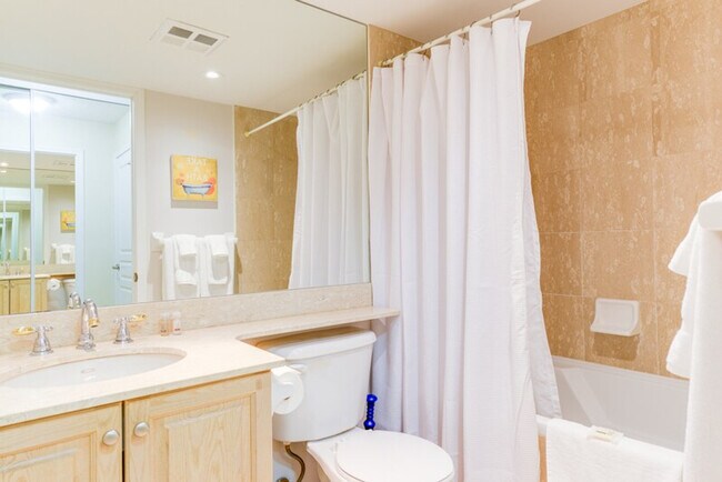 192 Adelaide St W, Unit SI ID1034886P in Toronto, ON - Building Photo - Building Photo