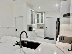 9020 NW 60th St in Tamarac, FL - Building Photo - Building Photo