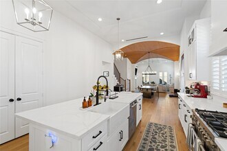 531 W 27th St in Houston, TX - Building Photo - Building Photo