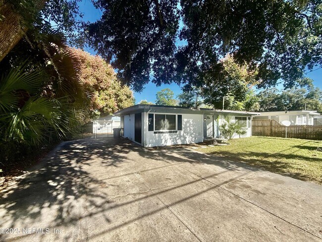 7841 Eaton Ave in Jacksonville, FL - Building Photo - Building Photo