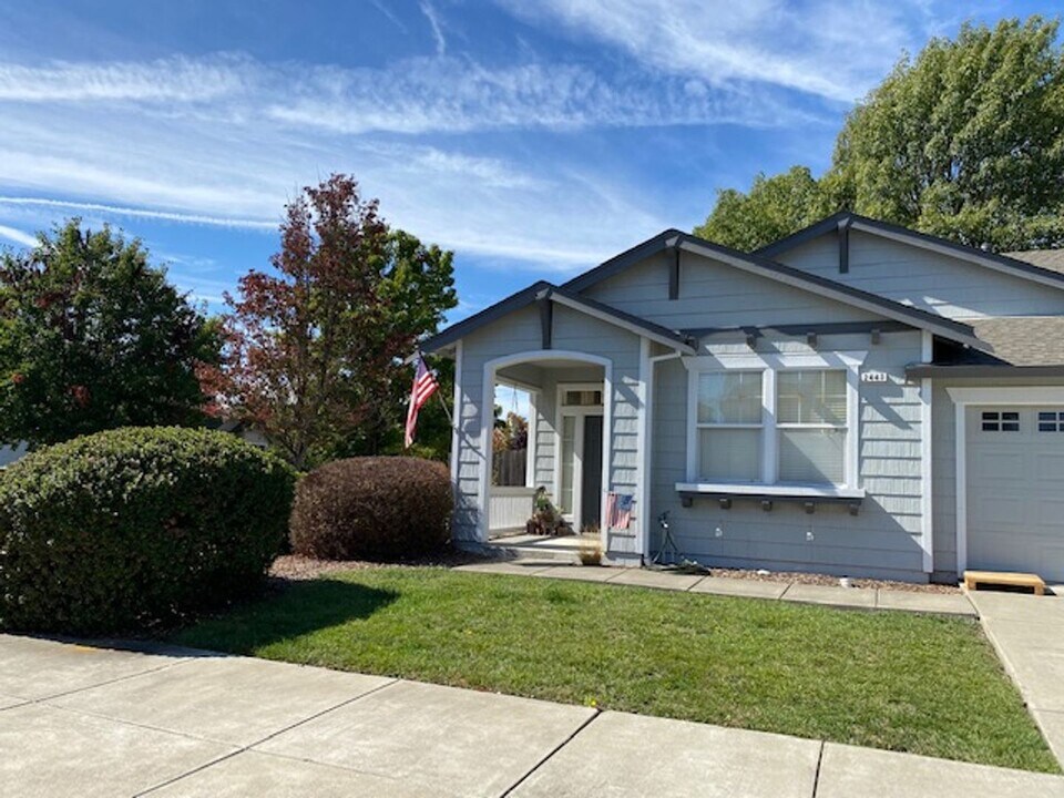 2447 Teaberry St in Santa Rosa, CA - Building Photo