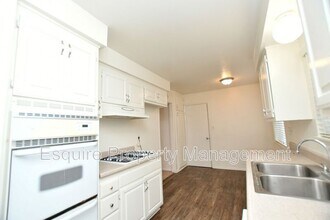 160 Marker Ave in Camarillo, CA - Building Photo - Building Photo