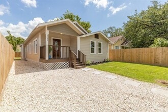 3406 Michigan St in Baytown, TX - Building Photo - Building Photo