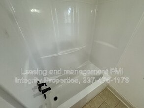 111 Hacienda Ln in Lafayette, LA - Building Photo - Building Photo