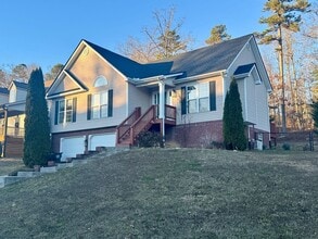 7564 Passport Dr in Ooltewah, TN - Building Photo - Building Photo