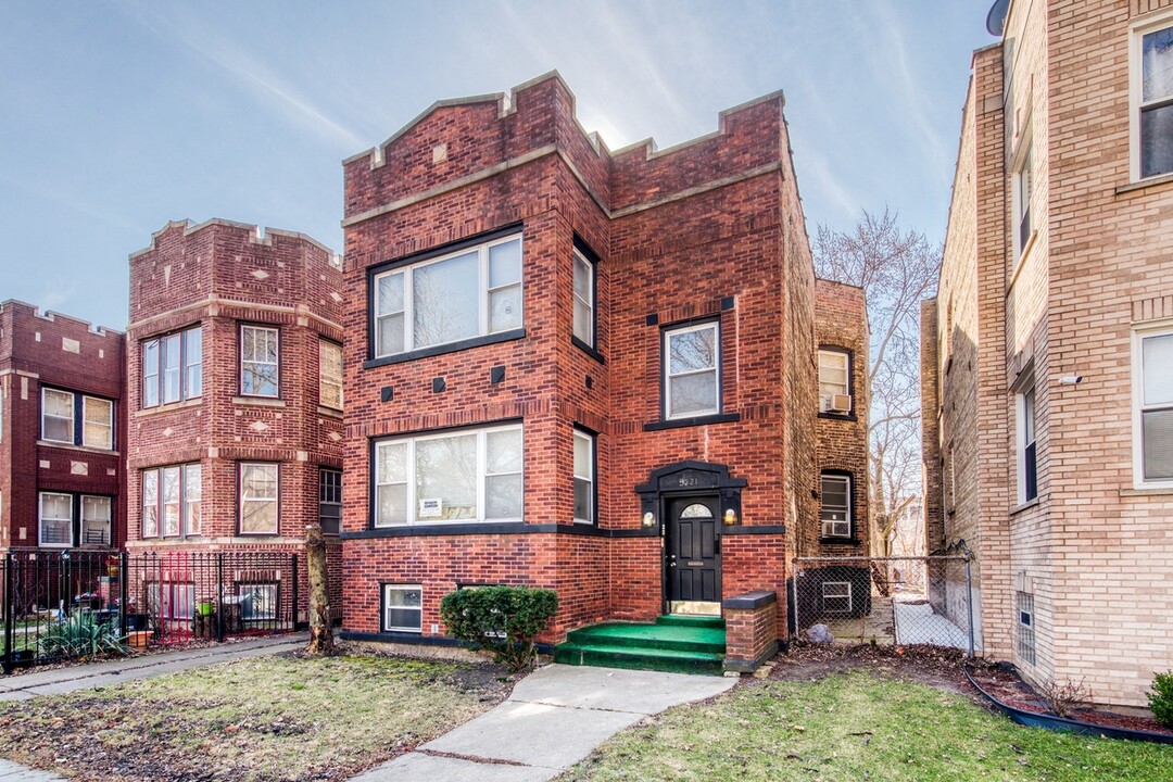 5321 W Potomac Ave, Unit G in Chicago, IL - Building Photo