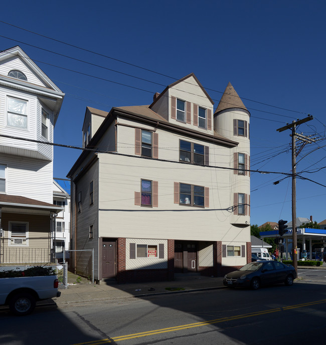 359-361 Ashley Blvd in New Bedford, MA - Foto de edificio - Building Photo