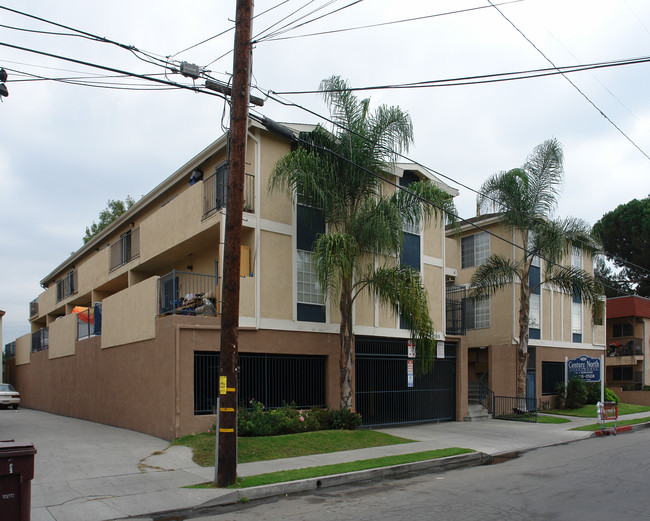 YS Apartments in Santa Ana, CA - Building Photo - Building Photo