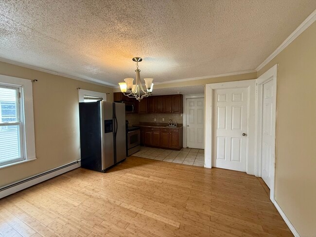 39 Holmes Ave in New Britain, CT - Building Photo - Building Photo