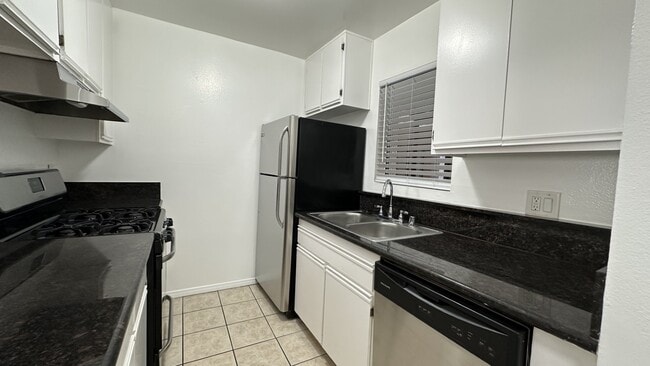 Clark Drive Apartments in Los Angeles, CA - Building Photo - Building Photo