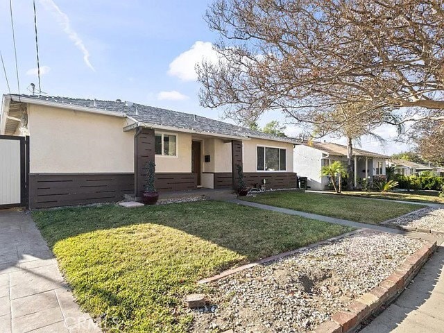 8315 Valecrest Dr in Los Angeles, CA - Building Photo - Building Photo