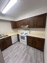 3801 Kirkman St in Lake Charles, LA - Building Photo - Building Photo