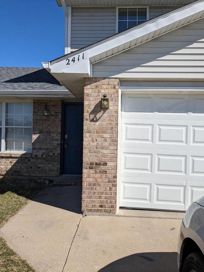 2411 Carnation Dr in Columbia, MO - Building Photo - Building Photo