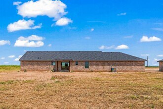11015 N County Rd 2800 in Lubbock, TX - Building Photo - Building Photo