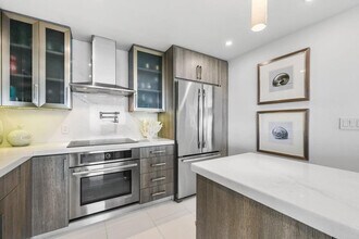 545 S Fort Lauderdale Beach Blvd in Fort Lauderdale, FL - Foto de edificio - Building Photo