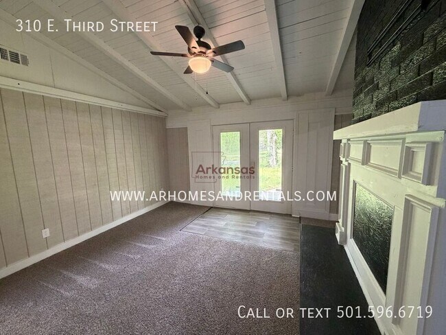 310 E 3rd St in Bradford, AR - Building Photo - Building Photo