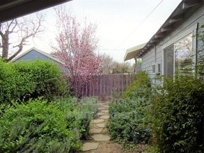 1187 Warner St in Chico, CA - Building Photo - Building Photo