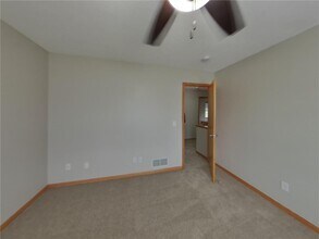 20944 Hydra Ct in Lakeville, MN - Building Photo - Building Photo