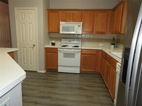 3104 Cedardale Dr in McKinney, TX - Foto de edificio - Building Photo