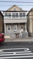 89 W 21st St in Bayonne, NJ - Building Photo
