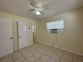 832 S D St, Unit 2 in Lake Worth, FL - Building Photo - Building Photo