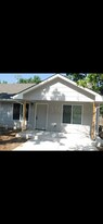 317 S Taylor St in El Dorado, KS - Building Photo
