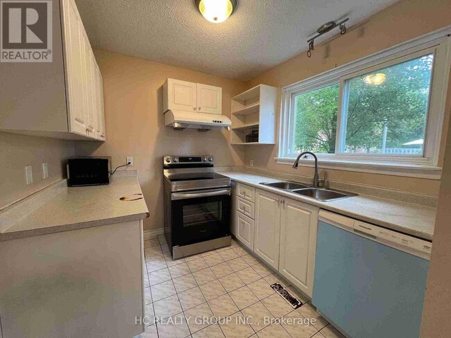 575 Gainsborough Rd in London, ON - Building Photo - Building Photo