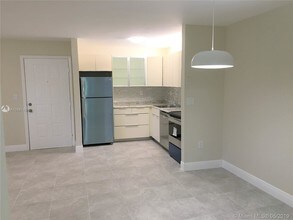 4680 NW 102nd Ave-Unit -102-20 in Doral, FL - Building Photo - Building Photo