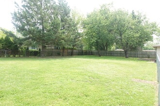 3743 Country Club Ave in Gurnee, IL - Building Photo - Building Photo