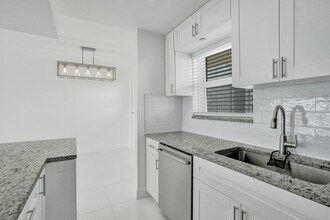 801 S Federal Hwy, Unit 906 in Pompano Beach, FL - Building Photo - Building Photo