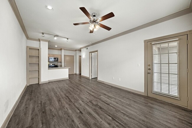 8882 Westheimer Rd