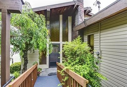 property at 11258 Riviera Pl NE