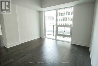 955 Bay St. in Toronto, ON - Building Photo - Building Photo