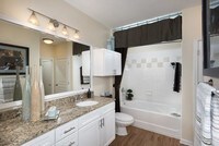 Building Photo - Camden Orange Court Apartments in Orlando, Florida
