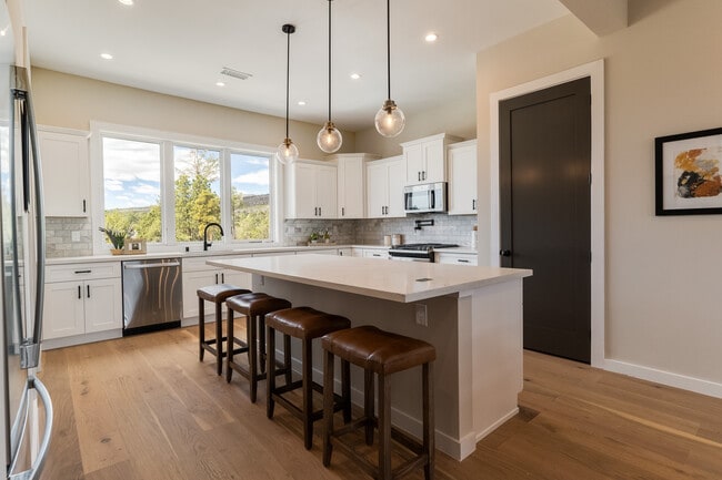 3880 Bohr St in Los Alamos, NM - Building Photo - Building Photo