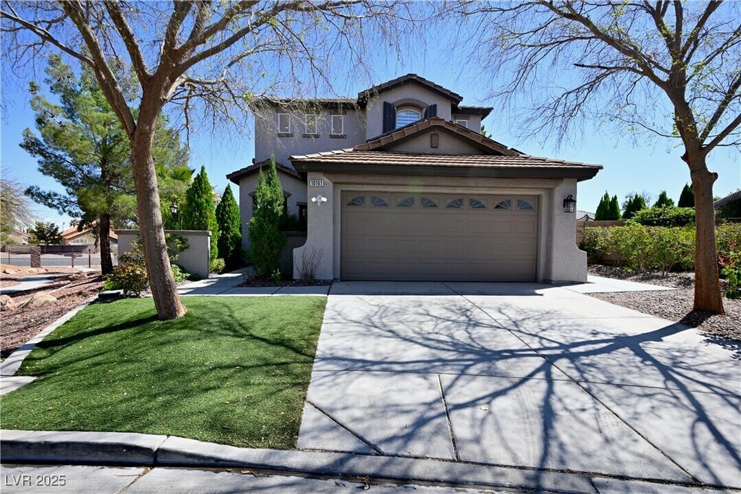 10161 Bentley Oaks Ave in Las Vegas, NV - Building Photo