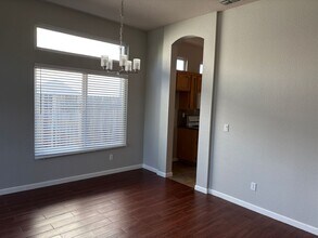 4970 Westham Way in Elk Grove, CA - Building Photo - Building Photo