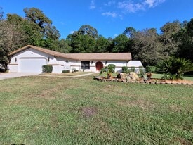 21 Lemington Ct in Homosassa, FL - Building Photo