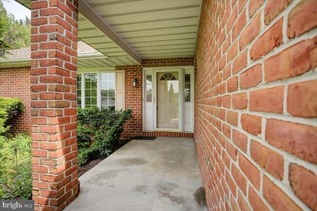 6929 Fairway Oaks in Chambersburg, PA - Building Photo - Building Photo