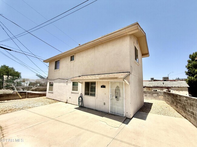 407 Nichols Rd in El Paso, TX - Building Photo - Building Photo