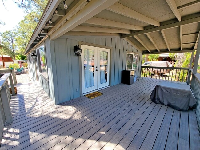 17170 Big Sky Dr in Munds Park, AZ - Building Photo - Building Photo