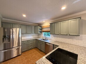 6714 Amberley Ln in Clemmons, NC - Building Photo - Building Photo