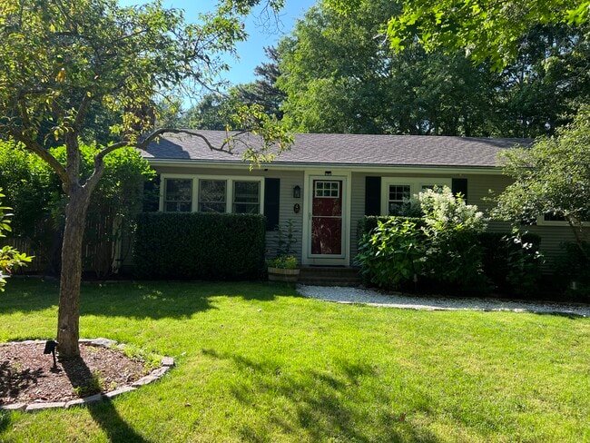 10 Clement St in Sandwich, MA - Building Photo - Building Photo