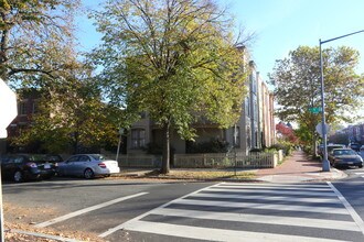 609 5th St NE in Washington, DC - Building Photo - Building Photo