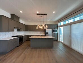 107 W Julian St in San Jose, CA - Building Photo - Building Photo